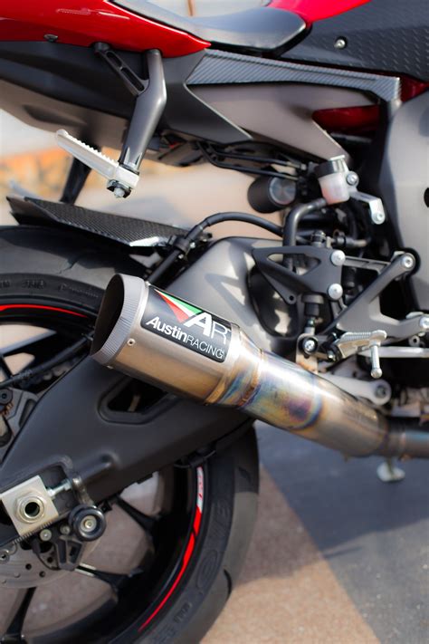 Austin Racing Exhaust on R1 | Moto Schemes