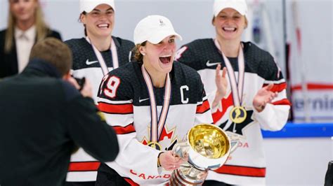 Marie-Philip Poulin voted CP female athlete of 2022 | CTV News