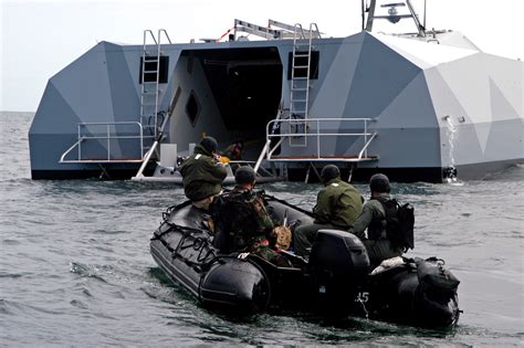 File:M80 Stiletto Navy SEALs.jpg - Wikipedia
