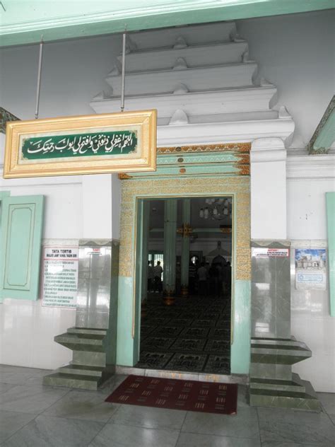 SENI LAMA MELAYU (MALAY OLDEN ART): Masjid (Mosque of) Sunan Giri