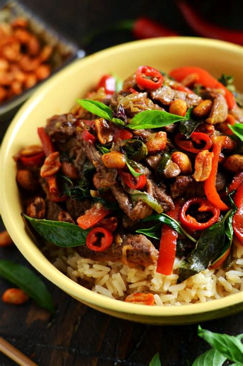 30 Minute Thai Beef Stir Fry with Sriracha Roasted Peanuts - Host The Toast