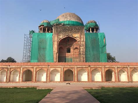 Tomb of Abdul Rahim Khan-e-Khana - Review of Khan-i-Khanan Tomb, New Delhi, India - Tripadvisor