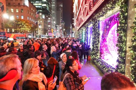 New York City's Best Holiday Window Displays in Photos - Newsweek