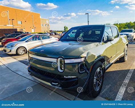 Rivian R1T All-electric, Battery-powered, Light Duty Pickup Truck ...