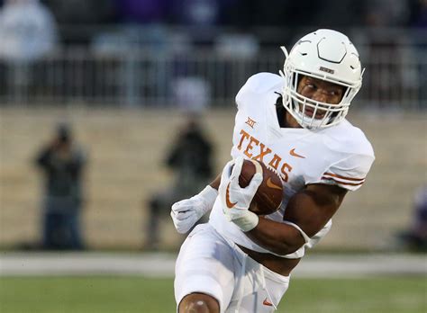 Texas Longhorns vs. Kansas State Wildcats Notebook: Bijan Robinson & Jaylan Ford Shine, Horn ...