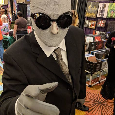 Creepy Cool Costume Inspiration! "The Invisible Man" #ClassicHorror #SpookyEmpire #TheInvisabl ...