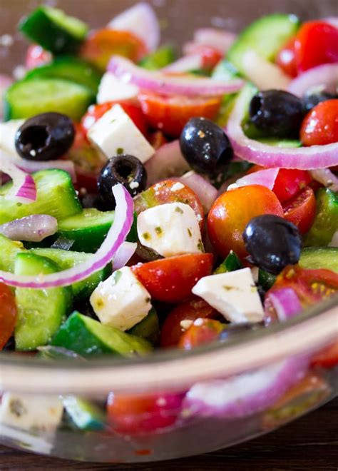 Greek Salad | I Knead to Eat