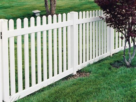 Picket Fence Styles – Country Estate Vinyl Fence