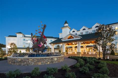 DOLLYWOOD'S DREAMMORE RESORT & SPA - Updated 2024 Prices & Reviews (Pigeon Forge, TN)