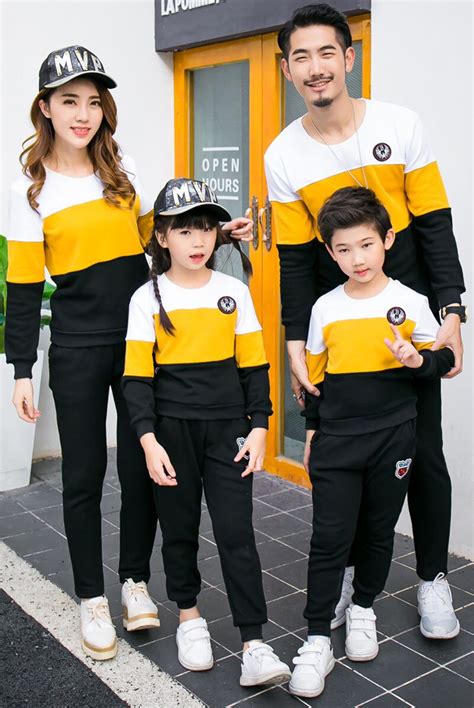 New Style Family Clothing (Minimum order 100 set each color)