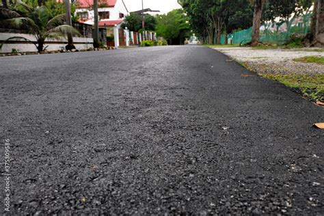 Foto Stock Smooth surface of a new tar road. Freshly laid tar to fill ...