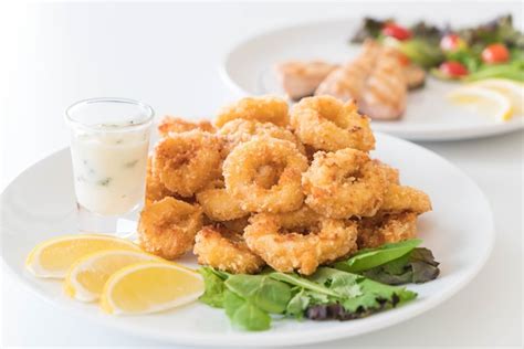 Free Photo | Fried squid (calamari rings)