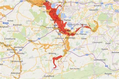 River Thames ‘Red Caution’ in place as Surrey homes warned of flooding - Surrey Live