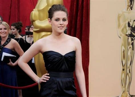 Kristen Stewart Biography, Age, Wiki, Height, Weight, Boyfriend, Family & More