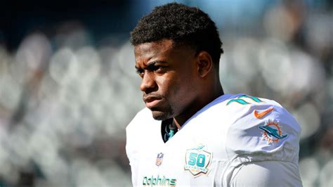 DeVante Parker injury update: Dolphins WR has broken finger, report ...