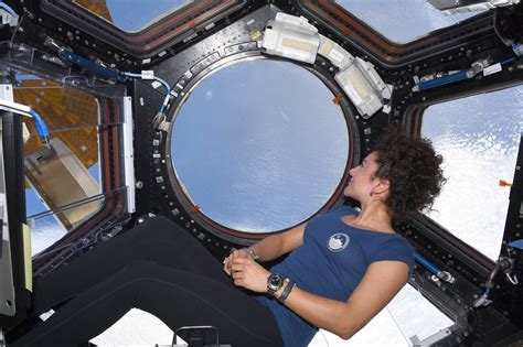 International space station iss astronauts - lightsgaret