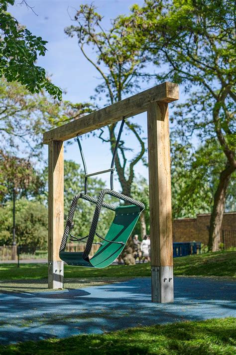 Playground Equipment - Swing No.5 Accessible