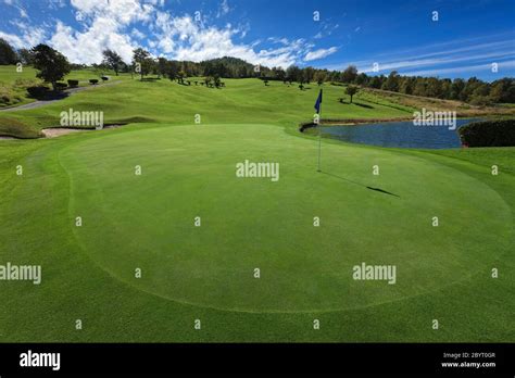 Green of Makalei golf course (property released) in Kona, Hawaii Stock Photo - Alamy