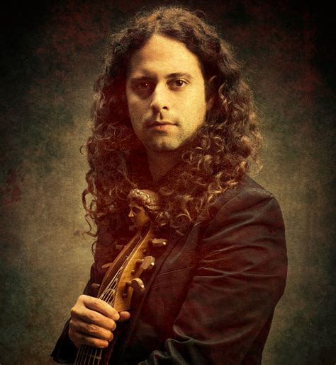 Fahmi Alqhai. Viola da gamba - MusicaAntigua.com