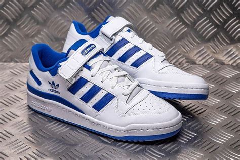 FY7756 : que vaut la Adidas Forum 84 Low Royal Blue Cloud White 2021 ...