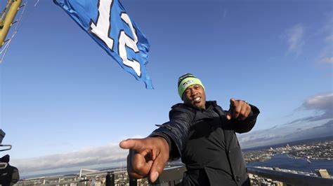 Seahawks 12 Flag Raising At The Space Needle