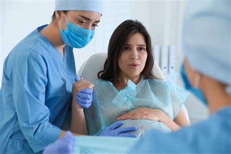 What Is A Certified Nurse Midwife (CNM) in The USA? | Shiftmed Blog