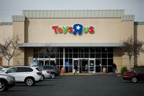 Amazon looks into taking over Toys ‘R' Us locations