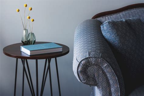 Images Gratuites : table, livre, bois, fleur, chaise, bleu, meubles, chambre, canapé, Design d ...
