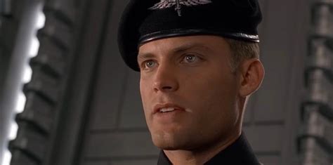 If Starship Troopers Was Serious, Its Trailer Would Look Like This