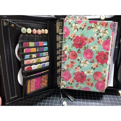 Franklin Covey planner with HUGE rings, lots of pockets, and diy dividers. | Franklin covey ...