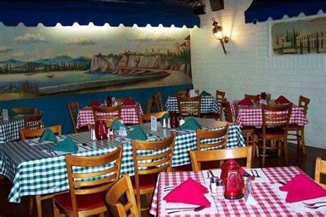 Mama Louisa's Italian Restaurant is one of the best restaurants in Tucson