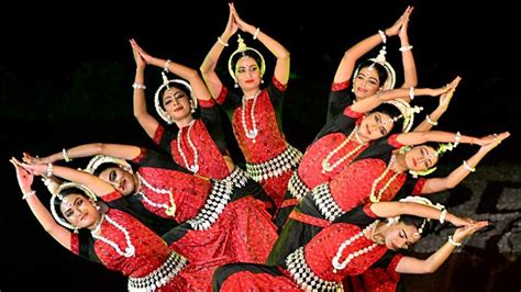 PHOTOS: Five-day Konark festival begins with Odissi, Kathak traditional dance performances - art ...