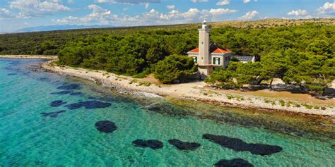 The lighthouse Vir accommodation and apartments nearby | Direct-Croatia.com