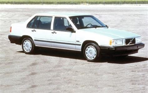 Used 1995 Volvo 940 Sedan Review | Edmunds