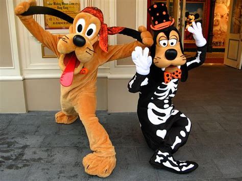 Halloween Pluto Goofy | Disney world halloween, Disney halloween ...