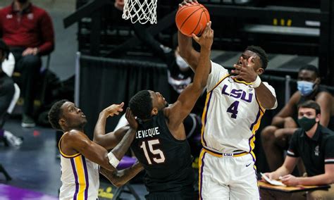 LSU Basketball: Tigers barely make it in ESPN’s updated bracketology