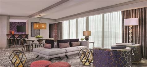 •MANDALAY BAY RESORT AND CASINO SUITES• | Las Vegas Suites