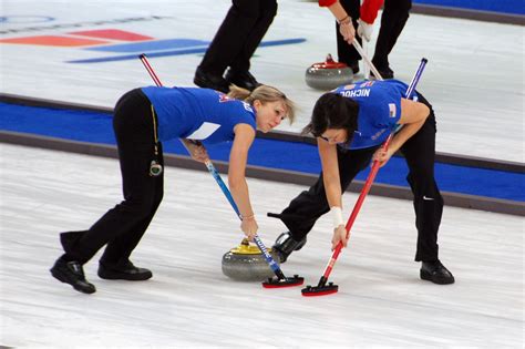 File:2010 Winter Olympics - Curling - Women - USA.jpg - Wikimedia Commons