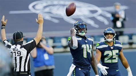 Seahawks' DK Metcalf fumbles away easy touchdown vs. Cowboys, redeems ...