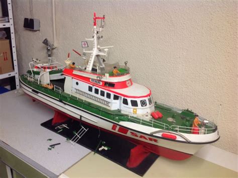 ROBBE MODEL MAKING | Car model, Tug boats, Model