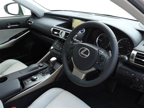 Lexus IS 300h - Used Car Review | Eurekar