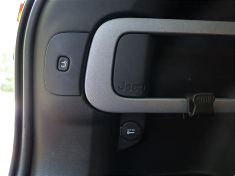 2016 Jeep Renegade: 83 Interior Photos | U.S. News