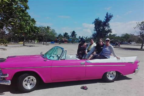 best tour in cuba - Vintage cars tours