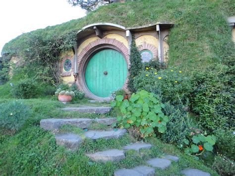 Hobbiton New Zealand Pictures and Details About Movie Set