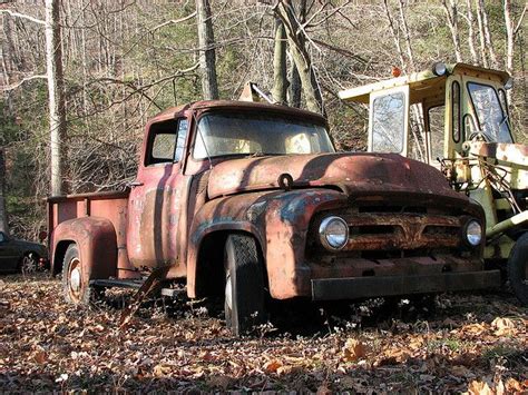 A RUSTY 1956 FORD F-100 IN NOV 2009 | Old pickup trucks, Ford trucks ...