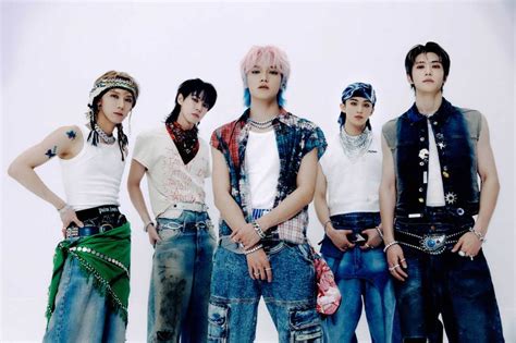 NCT U's 'Baggy Jeans' Is No. 1 on Hot Trending Songs Chart