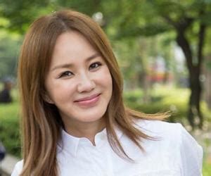 Uhm Jung-hwa - Facts, Childhood, Family Life & Achievements of South Korean Actress, Dancer & Singer