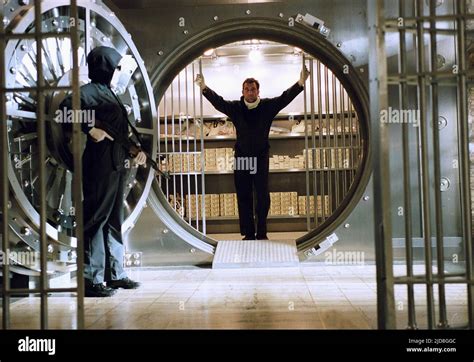 CLIVE OWEN, INSIDE MAN, 2006 Stock Photo - Alamy