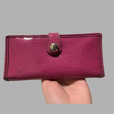 PINK VINTAGE COACH WALLET - super cute , has space... - Depop