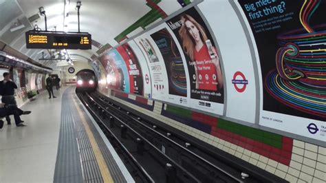 London Underground - Piccadilly Circus Station - YouTube